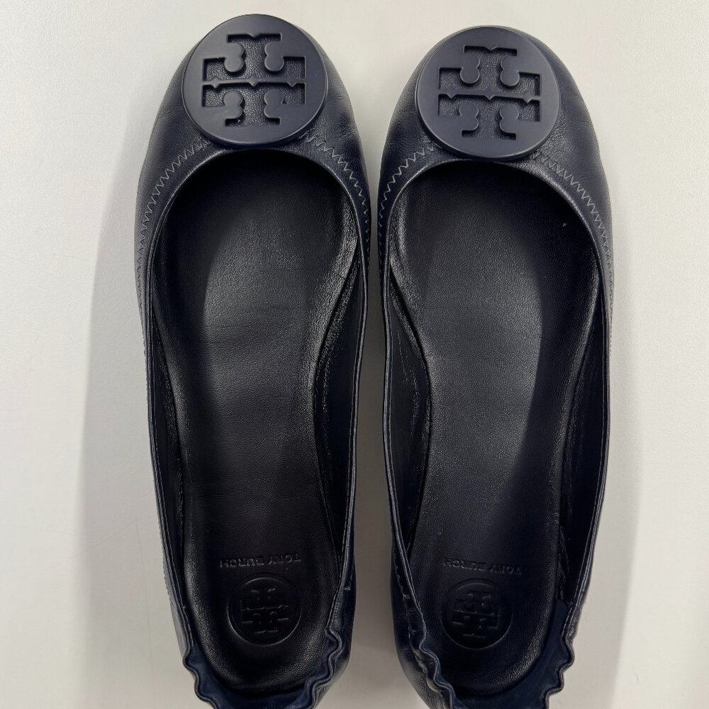 Tory Burch - Minnie Travel Ballet Flat in Navy Blue Leather, size 7 - Picture 2 of 8